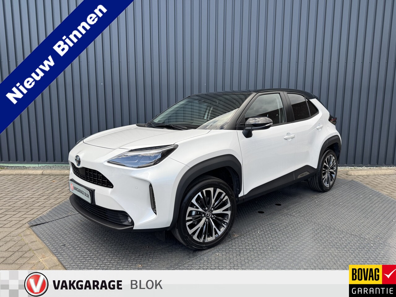 Toyota Yaris Cross - 1.5 Hybrid Executive / Bi tone | Lichte hemel | Head-up | BSM | PDC V+A | Rijklaar!! - AutoWereld.nl