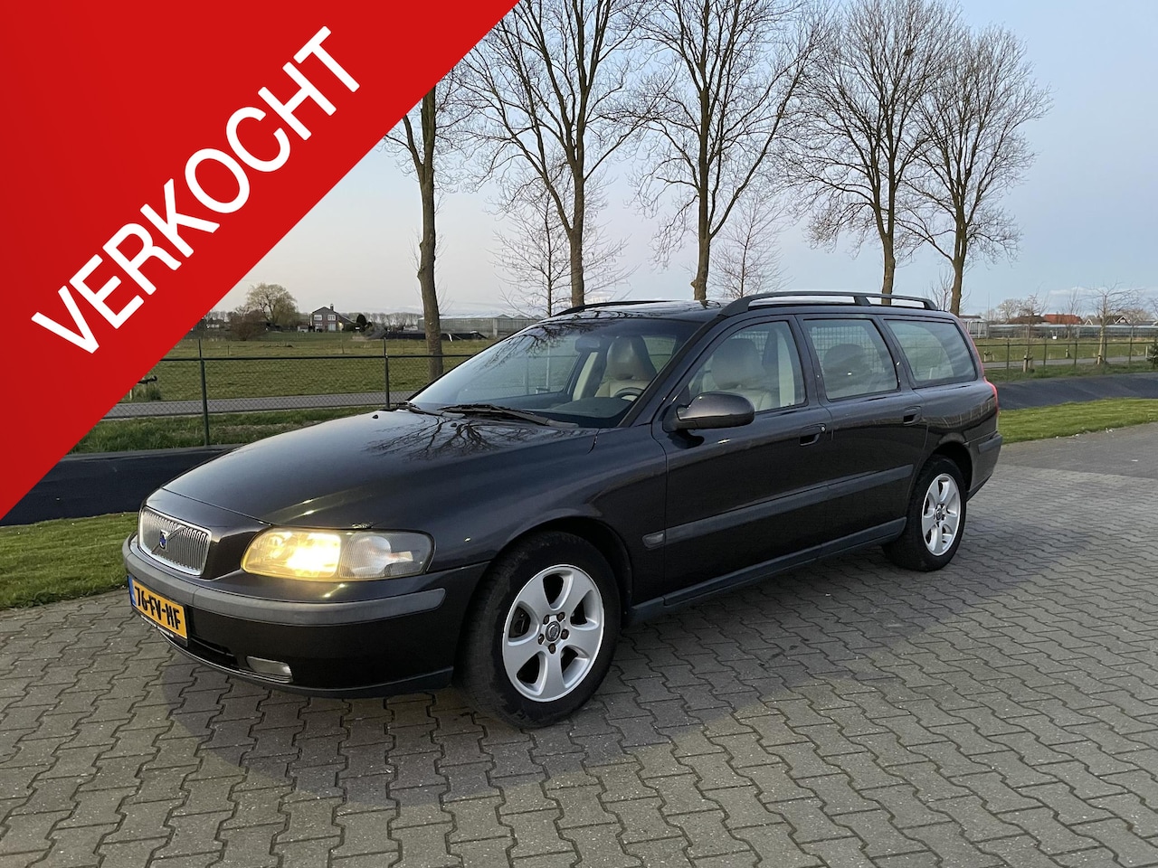 Volvo V70 - 2.4 T Comfort Line 2.4 T Comfort Line - AutoWereld.nl