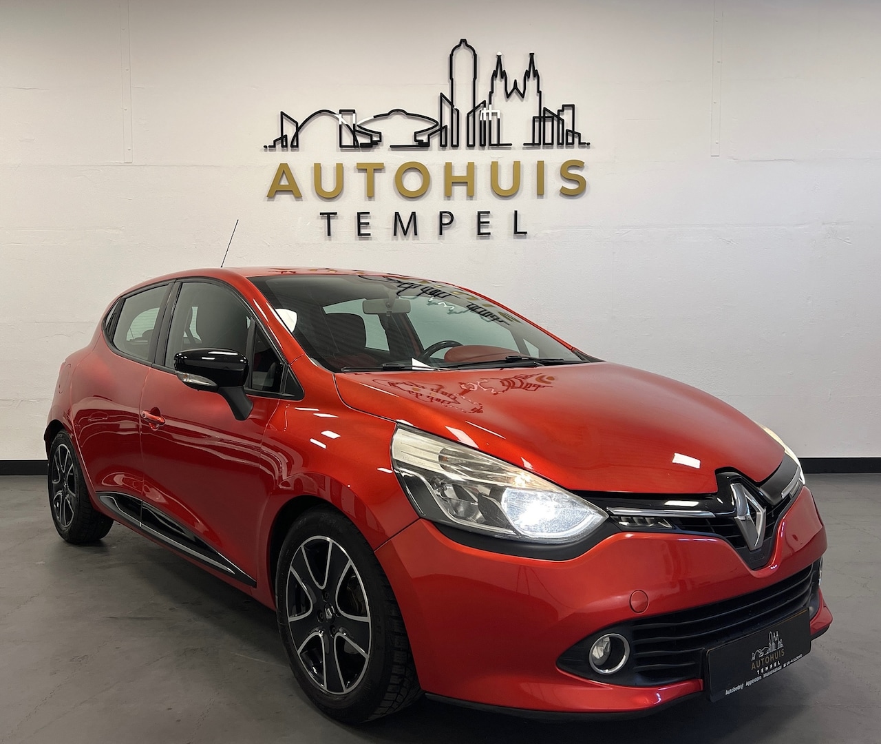 Renault Clio - 0.9 TCe Dynamique Airco Keyless Entry 5Deurs Led Isofix 16Inch - AutoWereld.nl