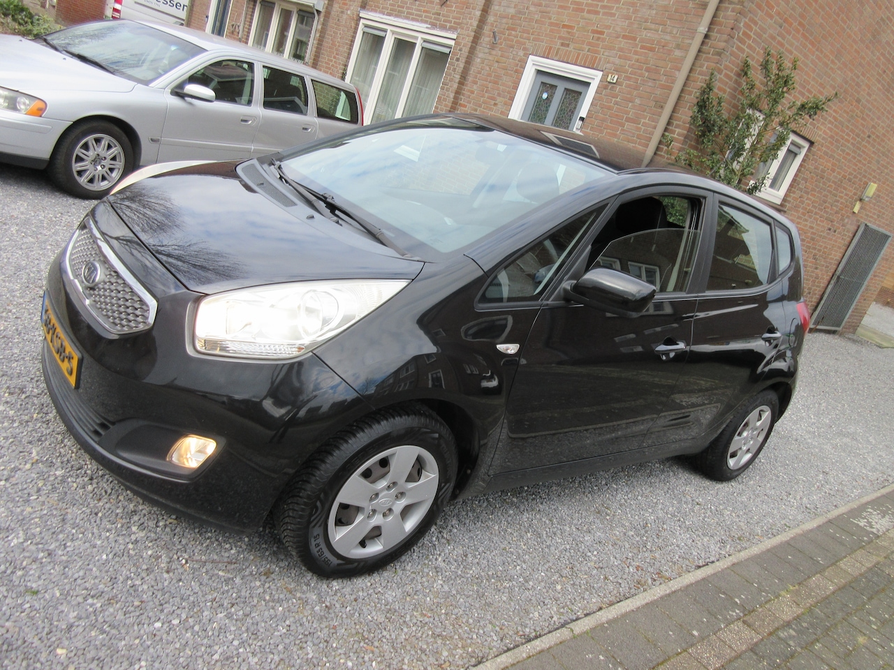 Kia Venga - 1.4 CVVT X-ecutive Venga 1400 CVVT Airco Cr. Con Zwart-Mett 2010 4500 euro - AutoWereld.nl