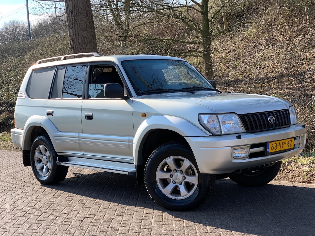 Toyota Land Cruiser 90 - LandCruiser 3.0 HR Window Van 5 DRS 4X4 AWD AUT. AIRCO GRIJS KENTEKEN TOPSTAAT - AutoWereld.nl