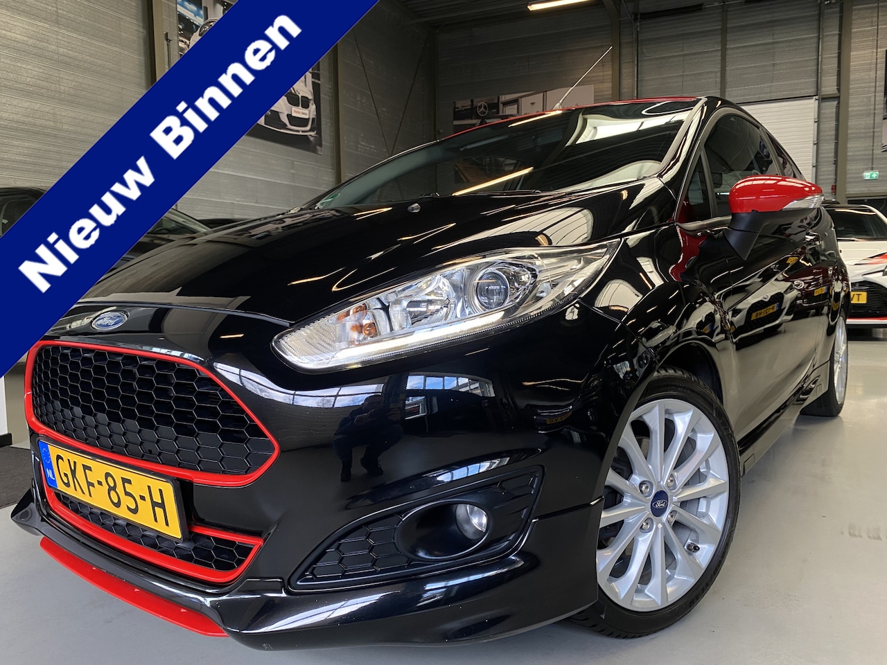 Ford Fiesta - 1.0 EcoBoost Red/Black Edition Stoelverwarming, PDC - AutoWereld.nl