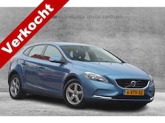 Volvo V40 - 2.0 D4 Kinetic Business | Navigatie | Cruise-control | PDC | Clima | NL auto |