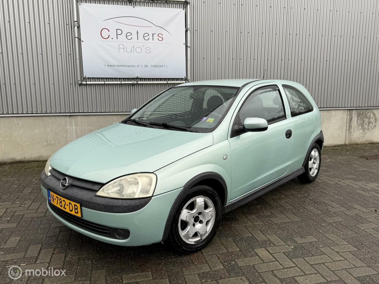 Opel Corsa - 1.2-16V Elegance 2002 / Airco / Bluetooth / Navigatie scherm / LM Velgen / NAP - AutoWereld.nl