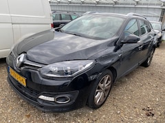 Renault Mégane Estate - 2015 * 1.2 TCe Limited * KETTING BROKEN / MOTORSCHADE