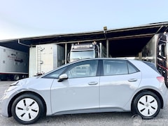 Volkswagen ID.3 - Pro 59kWh 231pk aut - 15km nap - navi - sfeerverl - acc - front + line assist - stuurverw