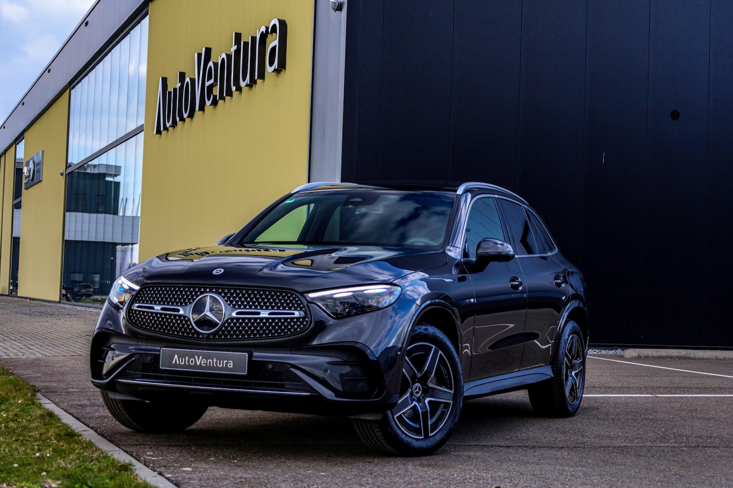 Mercedes-Benz GLC-klasse - 300e 4MATIC AMG Line Prano l Digital light l Trekhaak - AutoWereld.nl