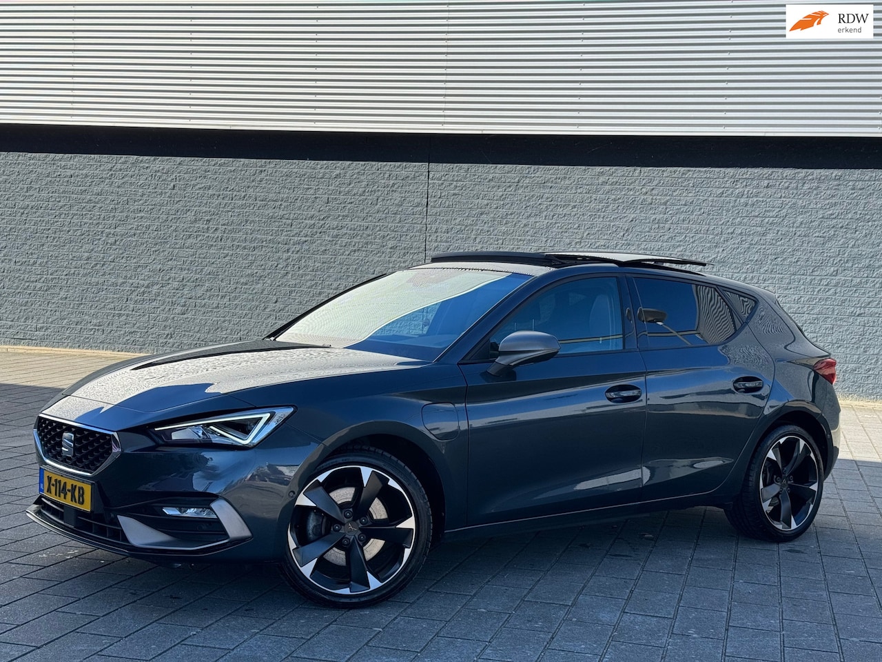 Seat Leon - 1.4 TSI eHybrid FR PANO/LED/FULL OPTION - AutoWereld.nl