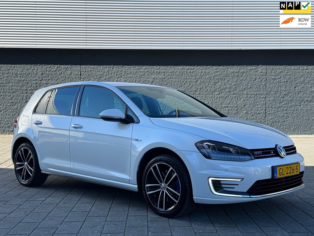 Volkswagen Golf - 1.4 TSI GTE AUTOMAAT/DEALERONDERHOUDEN - AutoWereld.nl