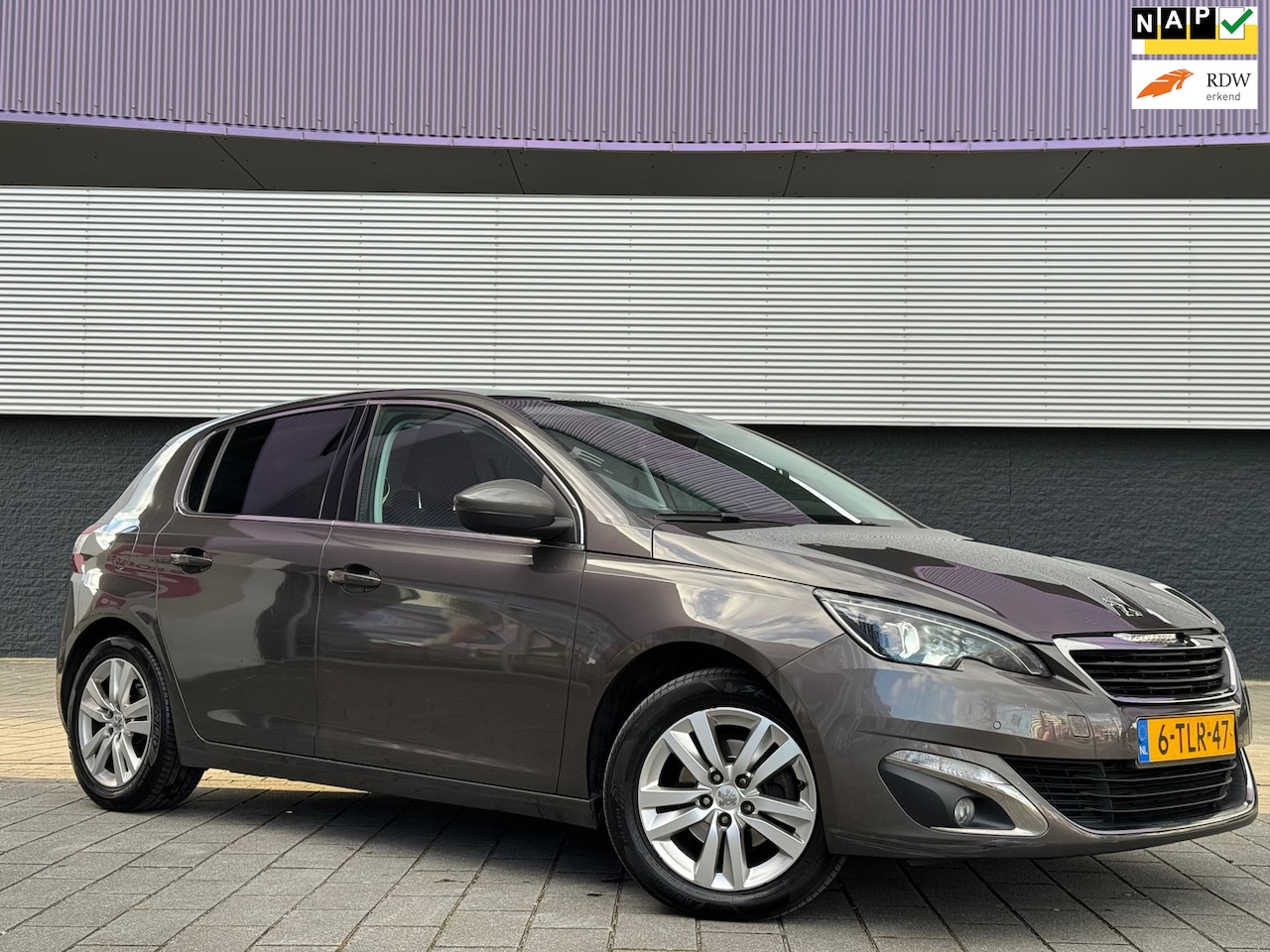 Peugeot 308 - 1.6 Allure GLAZENDAK/LED - AutoWereld.nl