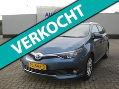 Toyota Auris Touring Sports - 1.8 Hybrid Dynamic Nette goed onderhouden in Nederland nieuw geleverde AURIS met trekhaak