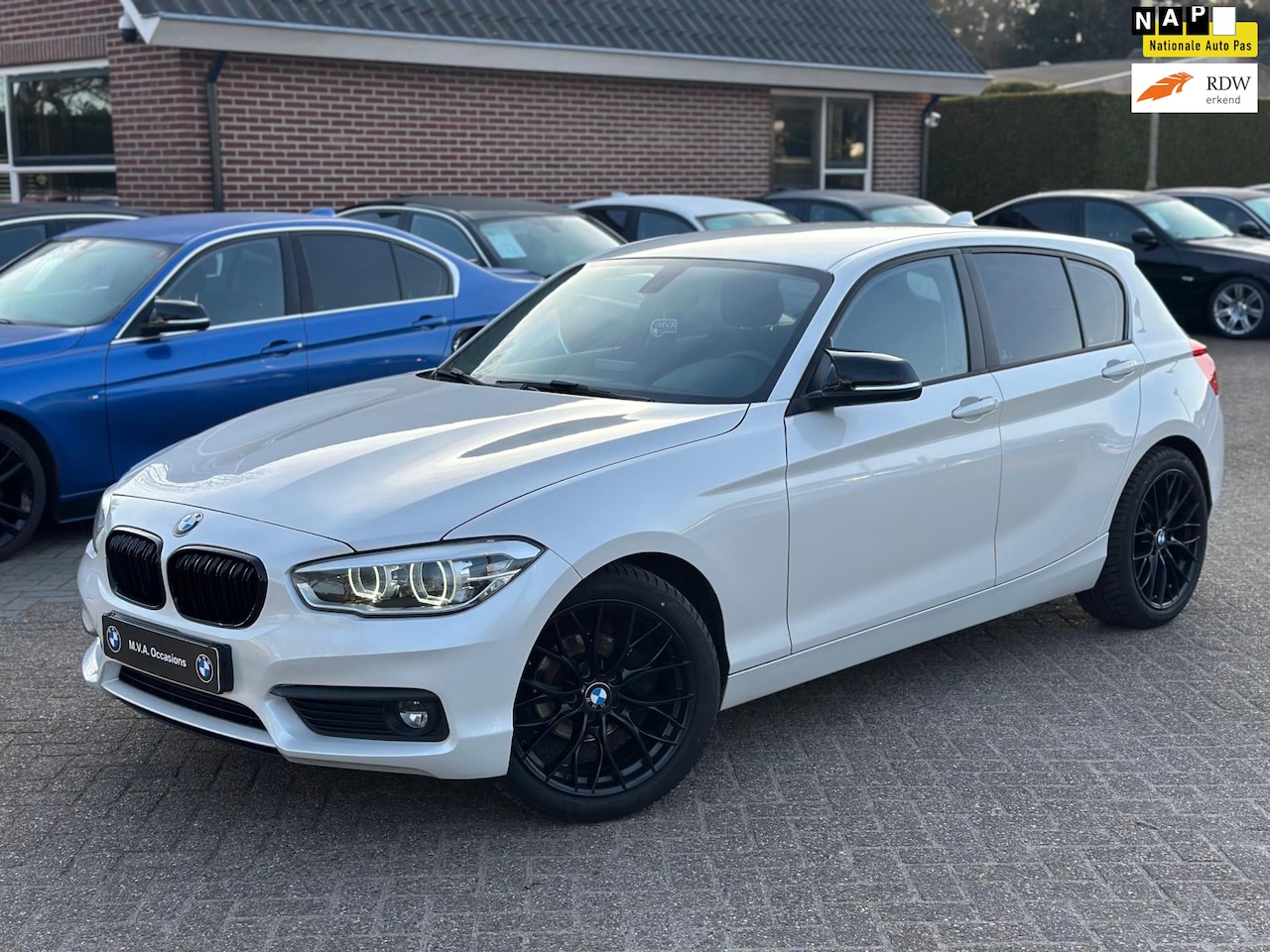 BMW 1-serie - 118i Centennial High Executive|Parelmoer Wit|Navigatie|18 inch M wielen|Climate control|Cr - AutoWereld.nl