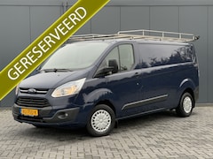 Ford Transit Custom - 2.2 TDCI / L2H1 / 1e EIGENAAR / IMPERIAAL / 2.3 TONS TREKHAAK / AIRCO / CRUISE CONTROL