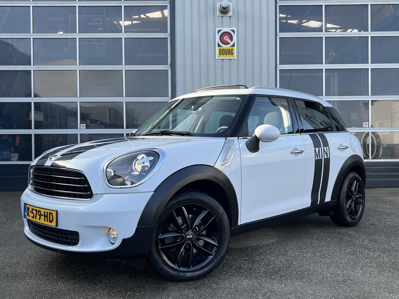 MINI Countryman - Mini 1.6 One Chili Xenon / Panodak / navigatie - AutoWereld.nl