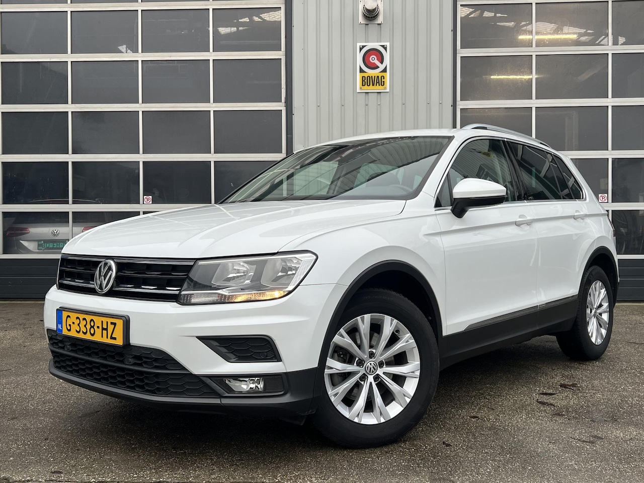 Volkswagen Tiguan - 1.5 TSI Comfortline Business Stoelverwarming Carplay PDC LM velgen - AutoWereld.nl