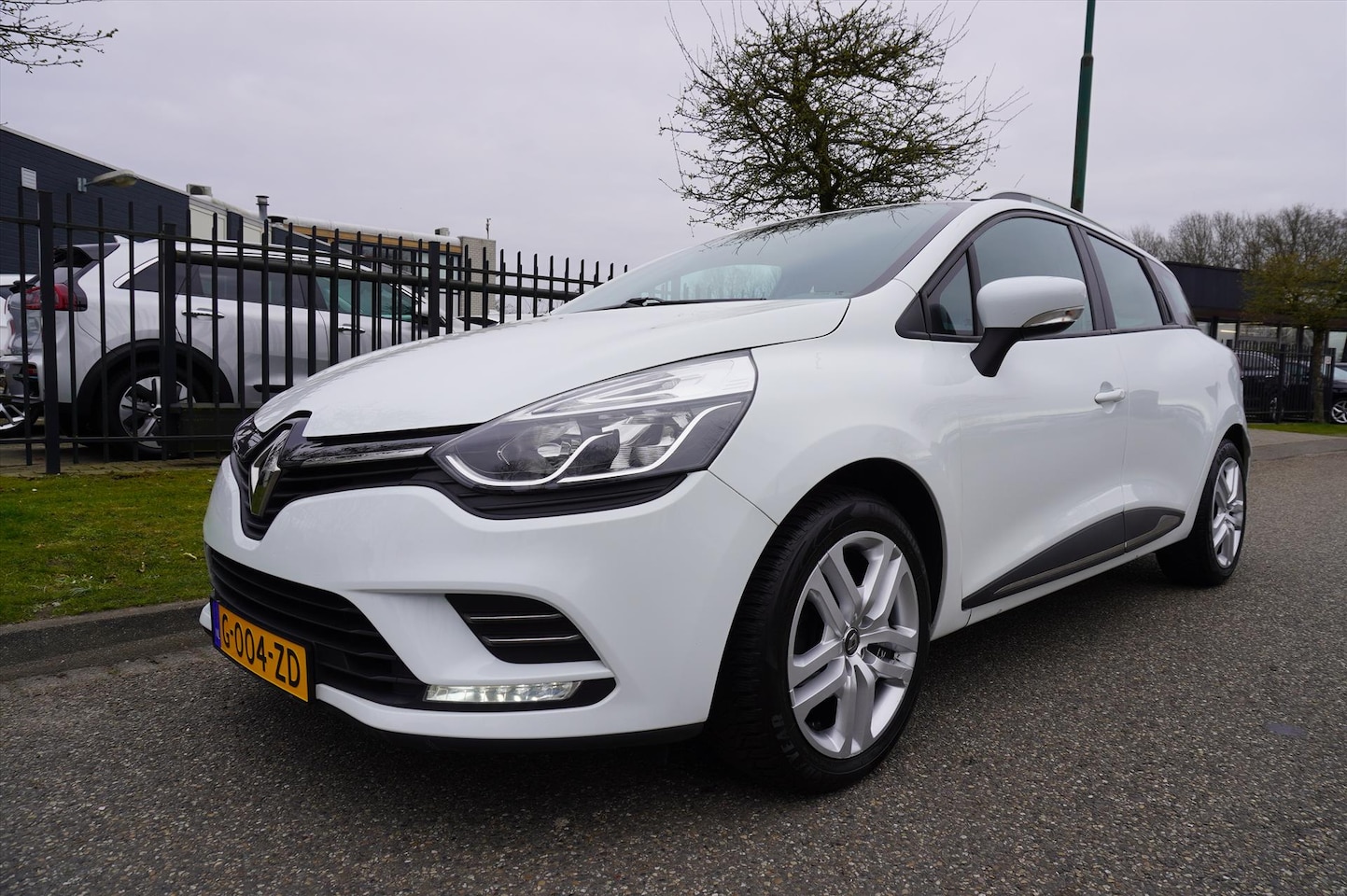 Renault Clio Estate - Energy TCe 90pk S&S Zen Airco Navi 43.181 KM - AutoWereld.nl