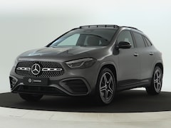 Mercedes-Benz GLA-Klasse - 180 Business Solution AMG | Trekhaak | Nightpakket | Parkeerpakket met achteruitrijcamera