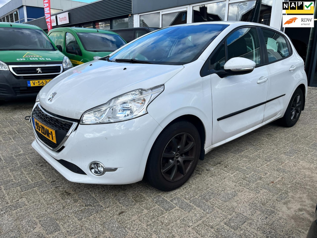 Peugeot 208 - 1.2 VTi Envy Ecc LM Isofix Motor Niet 100% Cruise Nette auto - AutoWereld.nl