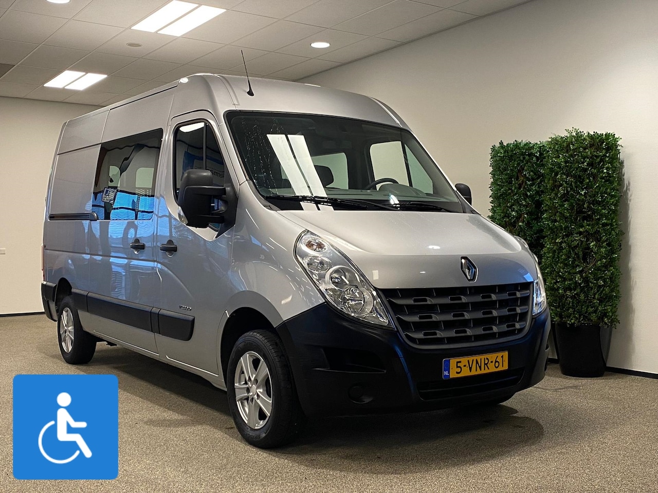 Renault Master - L2H2 Rolstoelbus - AutoWereld.nl