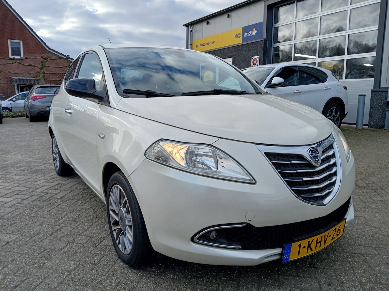 Lancia Y(psilon) - Ypsilon 0.9 TwinAir Gold - Airco - 5 Deurs - AutoWereld.nl