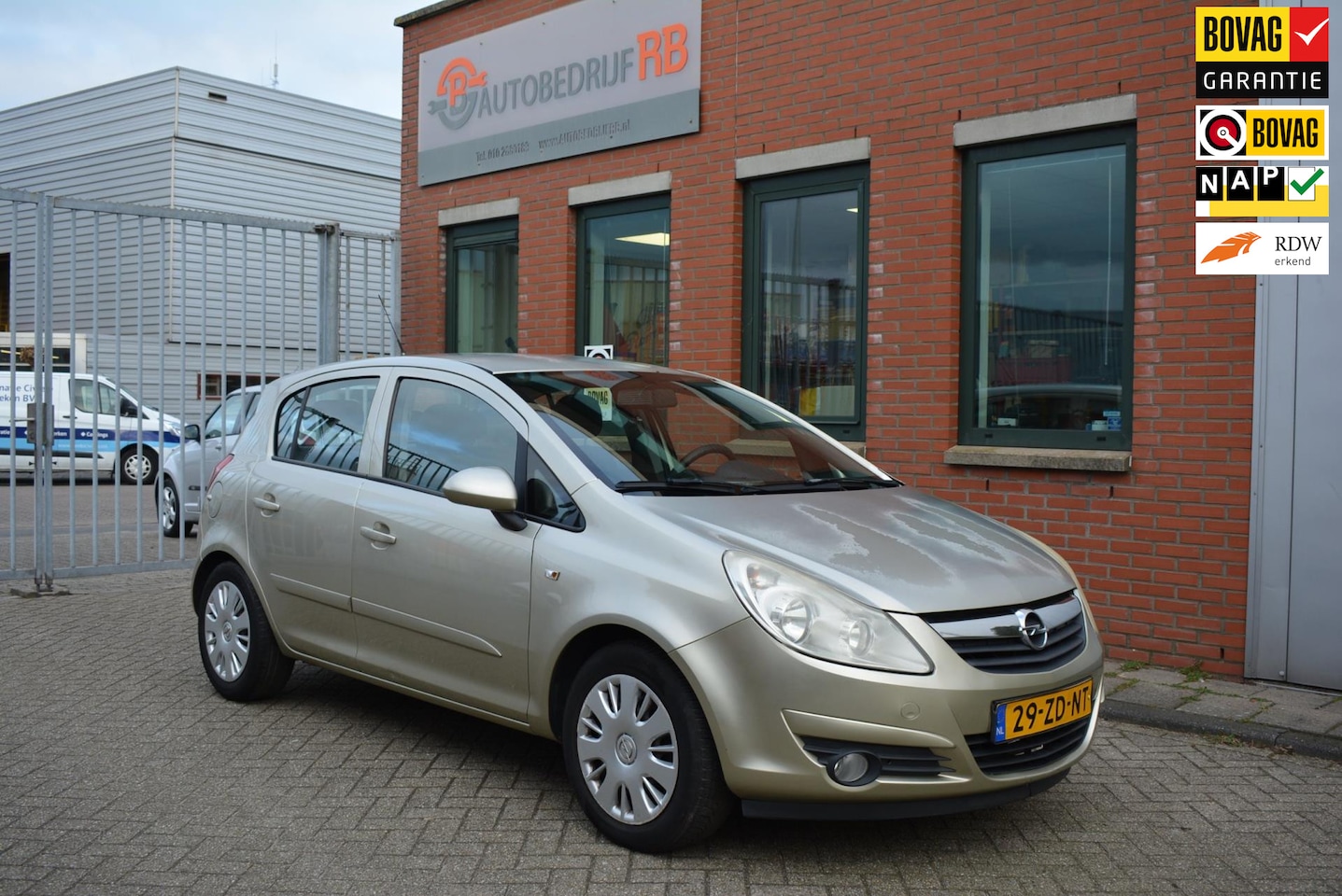 Opel Corsa - 1.4-16V Enjoy 1.4-16V Enjoy - AutoWereld.nl