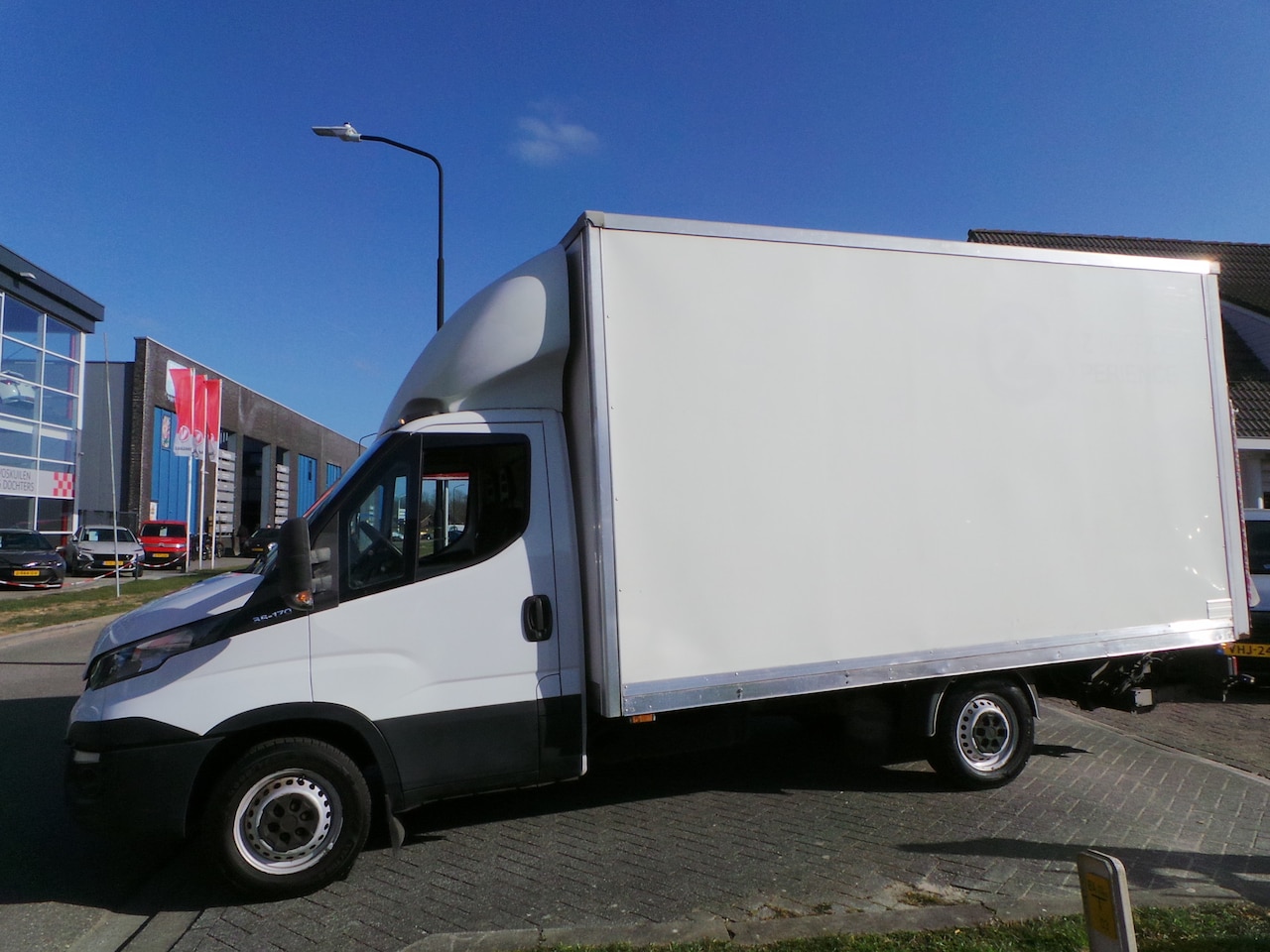 Iveco Daily - Airco,Cruise,3 Persoons L 415  B218 H 225cm - AutoWereld.nl