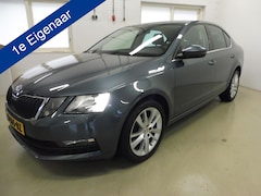 Skoda Octavia - 1.0 TSI Greentech Business Edition Trekhaak | Navi | PDC | LMV 17" | 1e eig. | Géén afleve