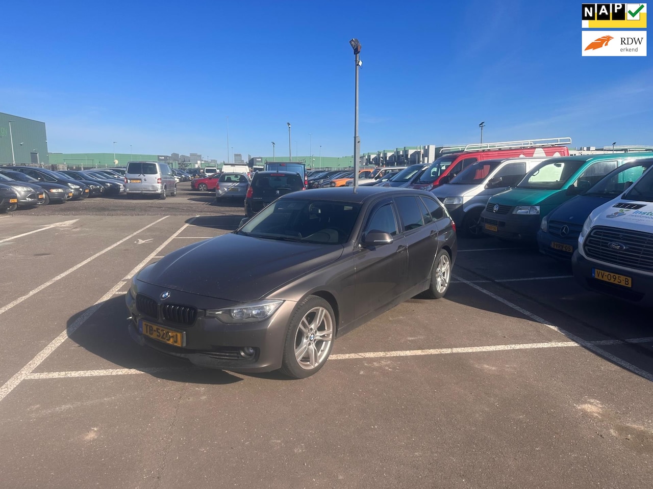 BMW 3-serie Touring - 316d Executive Distrubitie Defect.Navi.Airco - AutoWereld.nl