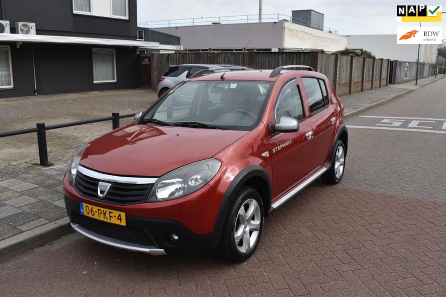 Dacia Sandero Stepway - 1.6 - AutoWereld.nl