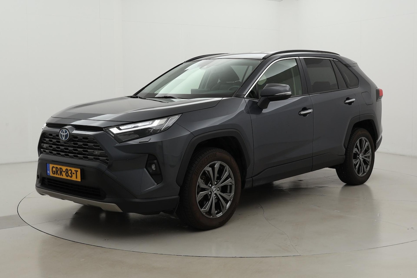 Toyota RAV4 - 2.5 Hybrid AWD Executive | Standkachel | Dodehoek detectie | Leder | Stoel-/stuurverwarmin - AutoWereld.nl