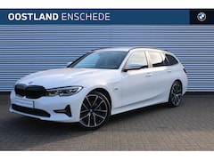 BMW 3-serie Touring - 320e High Executive Luxury Line Automaat / Sportstoelen / Trekhaak / LED / Live Cockpit Pr