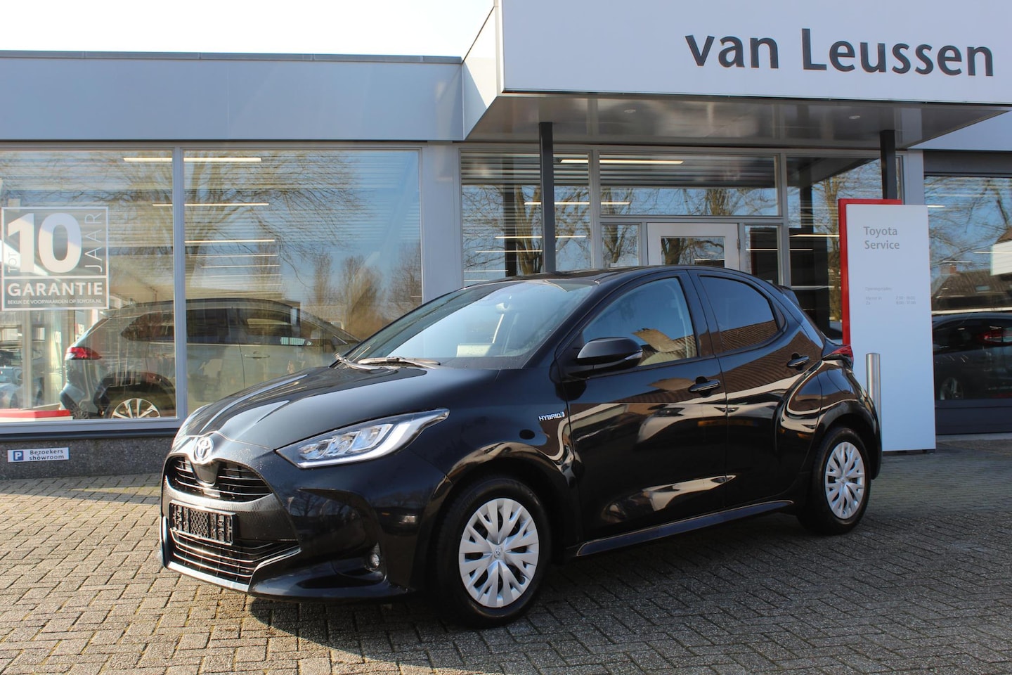 Toyota Yaris - 1.5 HYBRID STOEL & STUUR VERW. LED VERLICHTING AD-CRUISE CAMERA CLIMA - AutoWereld.nl