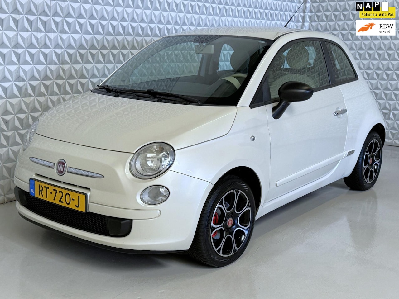 Fiat 500 - 1.2 Airco PARELMOER WIT / 180.000km (2009) - AutoWereld.nl