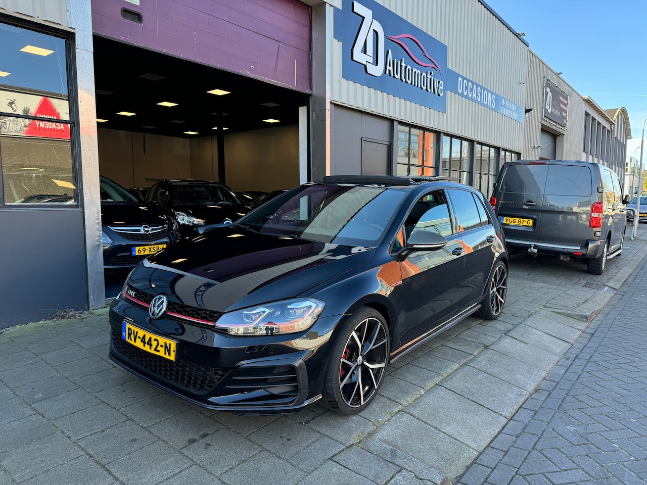 Volkswagen Golf - 2.0 TSI GTI DSG Pano 2017 Facelift Virtual VASTEPRIJS - AutoWereld.nl