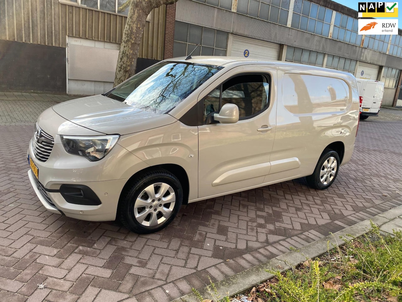 Opel Combo - 1.5D L2H1 Innovation * 2020 * Euro6 * Airco * Navigatie * Cruise Control * Lane Assist * C - AutoWereld.nl