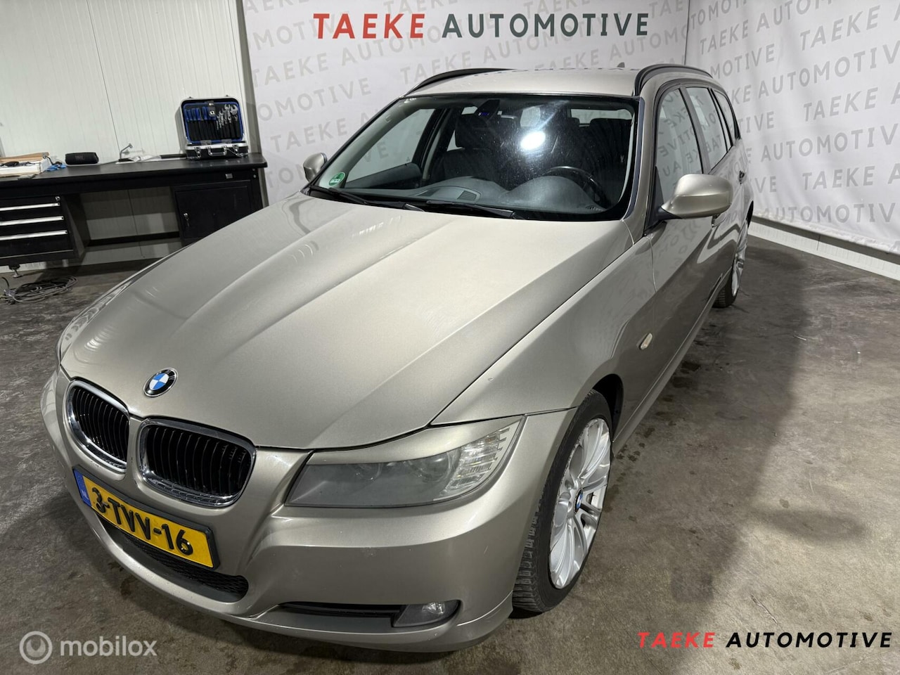 BMW 3-serie Touring - 318d Corporate Lease High Executive 318d Corporate Lease High Executive - AutoWereld.nl