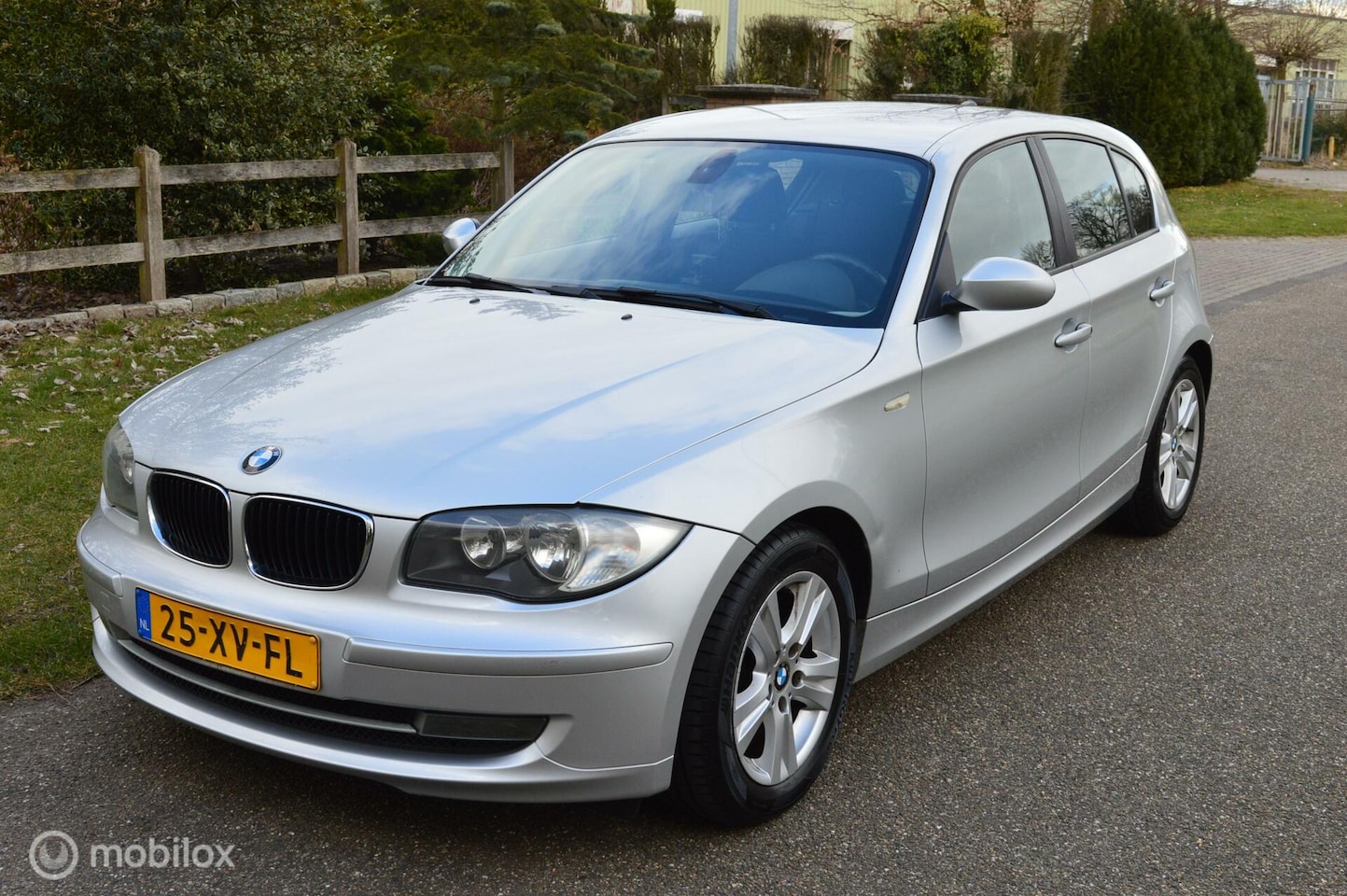 BMW 1-serie - 116i High Executive 4 deurs Navi - AutoWereld.nl