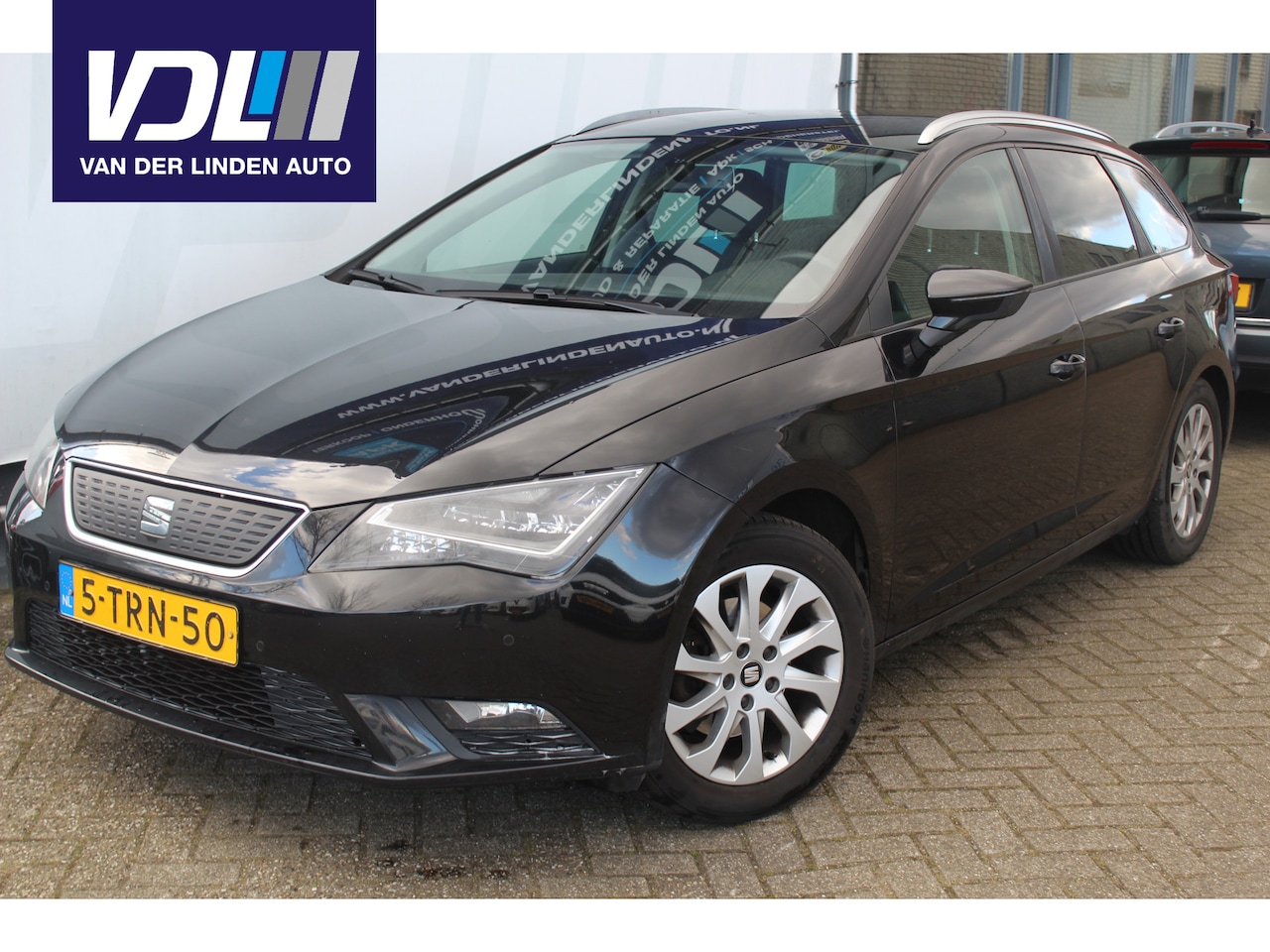 Seat Leon ST - 1.6 TDI Style Business Ecomotive Airco I Elek ramen I Trekhaak - AutoWereld.nl