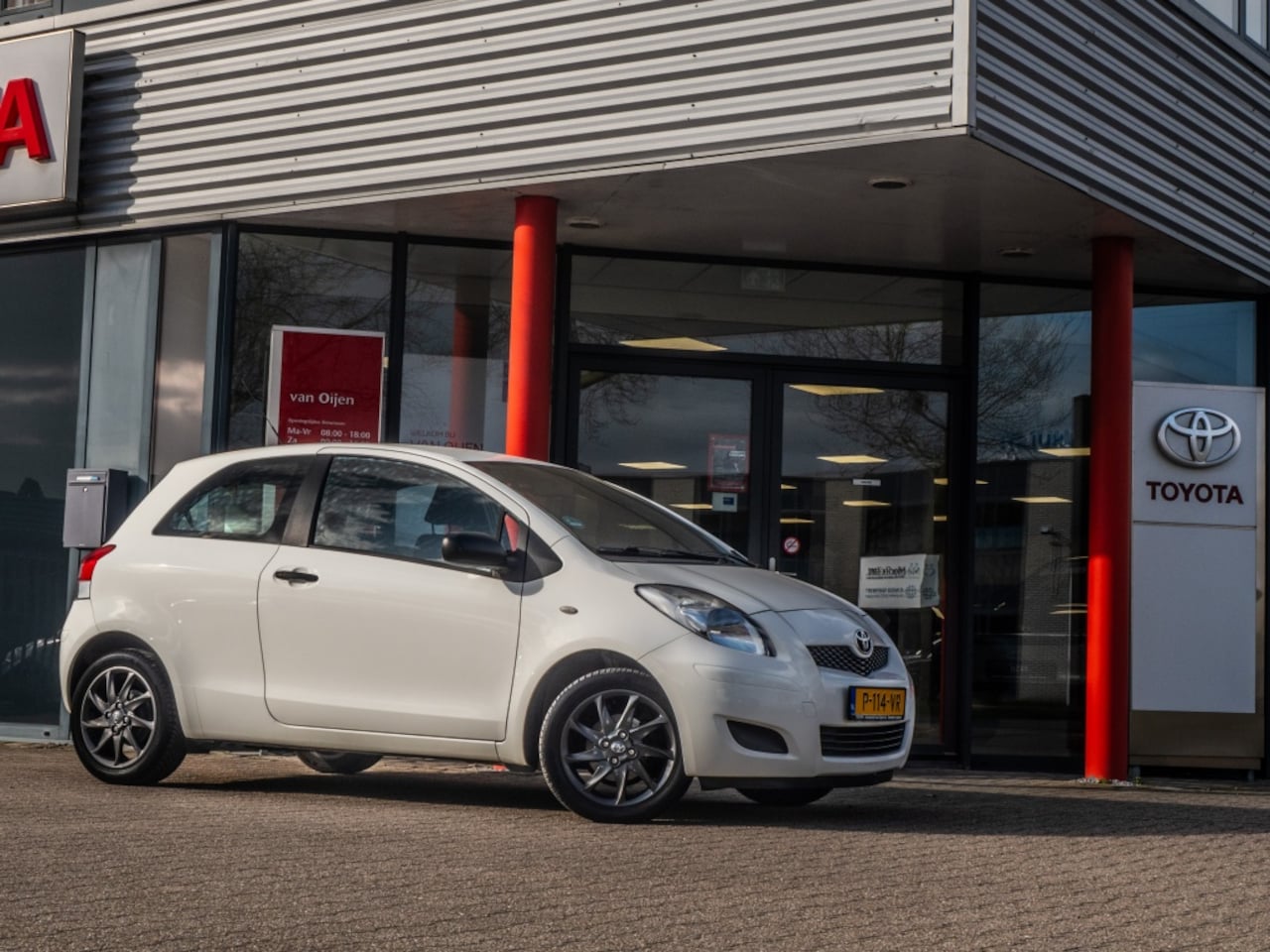 Toyota Yaris - 1.0 VVTi Cool 1.0 VVTi Cool - AutoWereld.nl