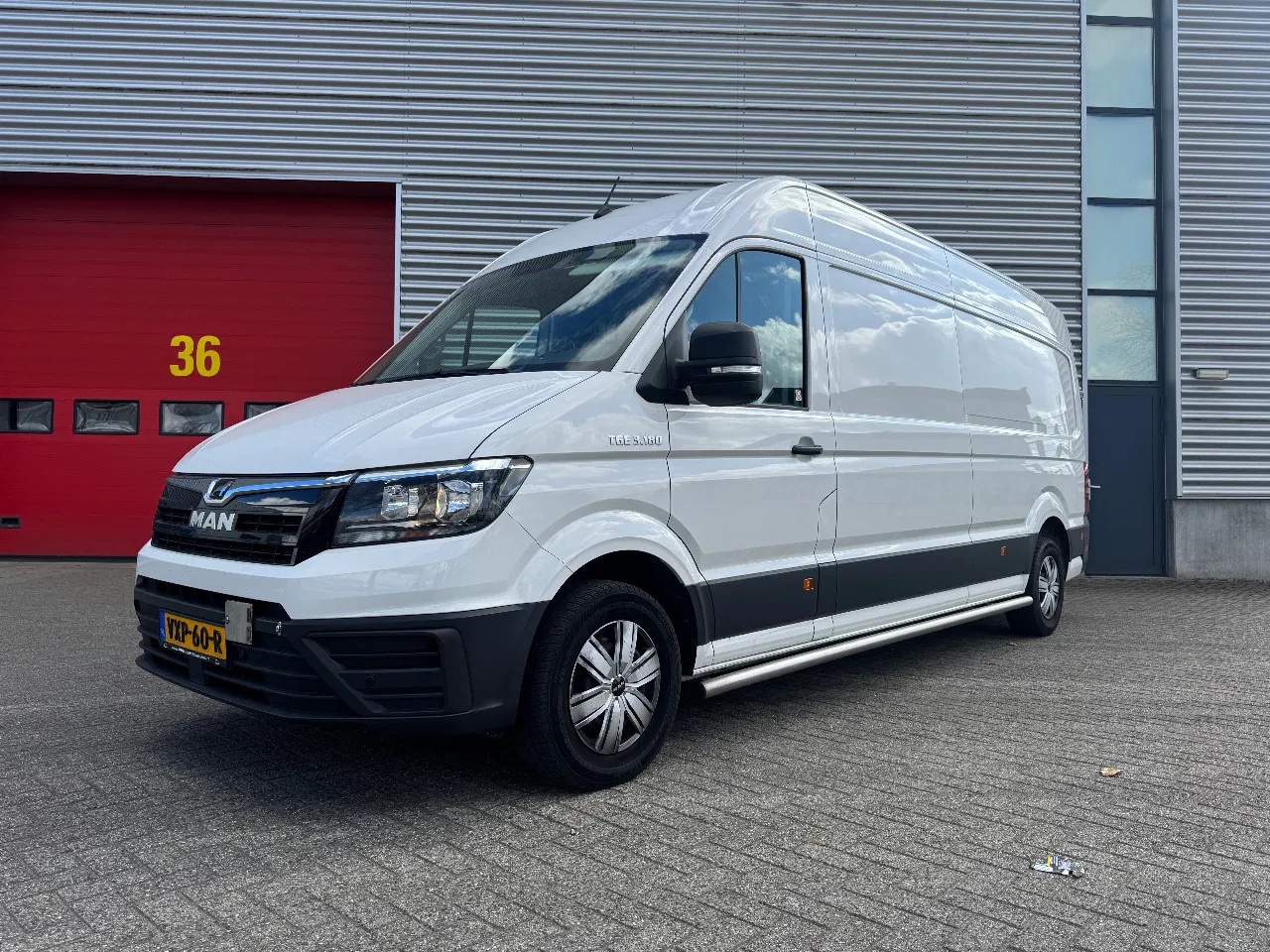 MAN TGE - 2.0TDI 130kW 3.5T FWD L4H3 Automatic - AutoWereld.nl