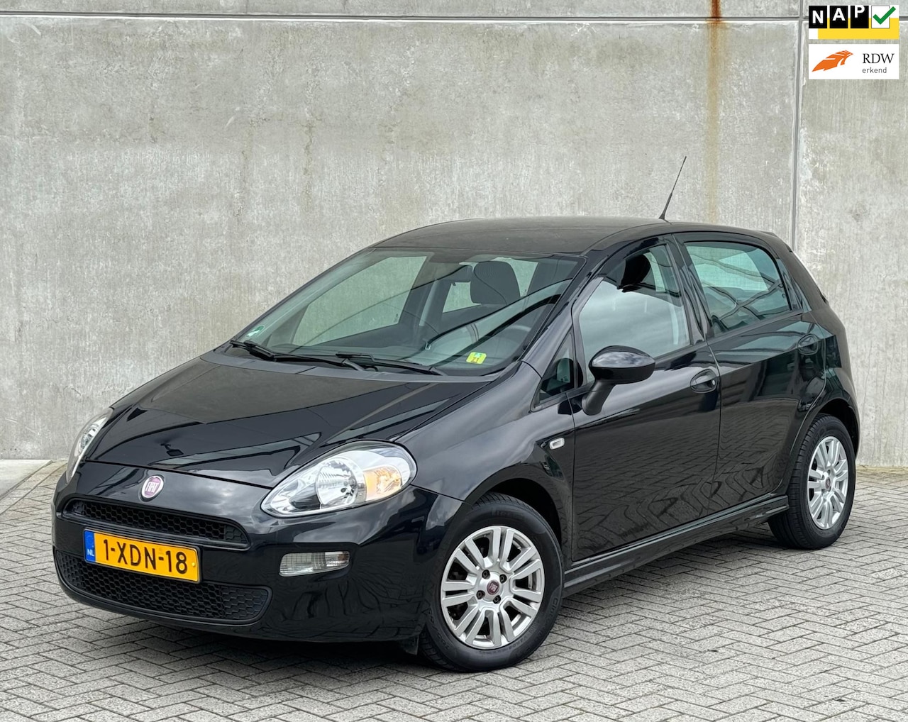 Fiat Punto Evo - 0.9 TwinAir 74KW 5DR 2014 Zwart AIRCO NAP - AutoWereld.nl