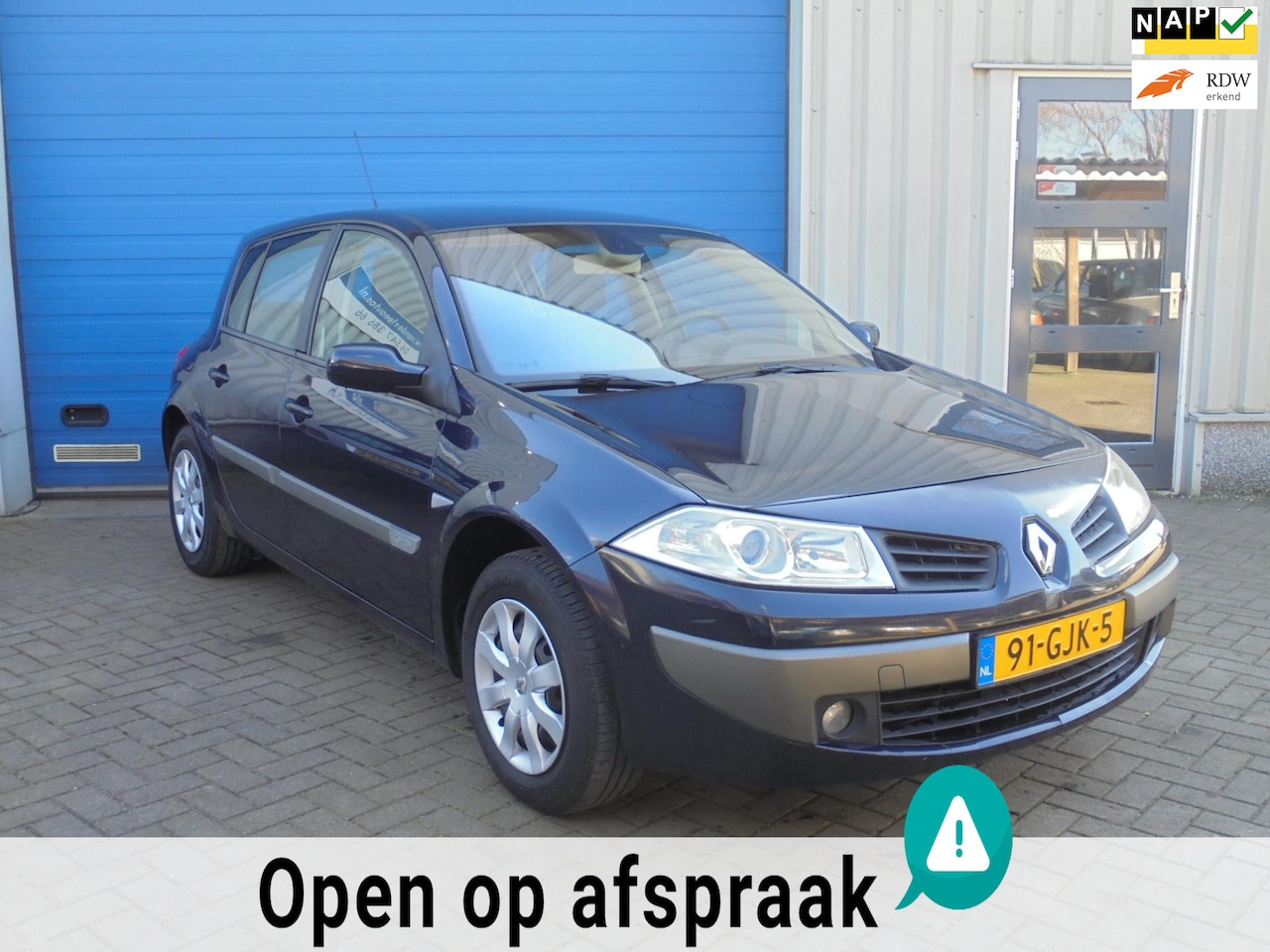 Renault Mégane - 1.6-16V Business Line 1.6-16V Business Line - AutoWereld.nl