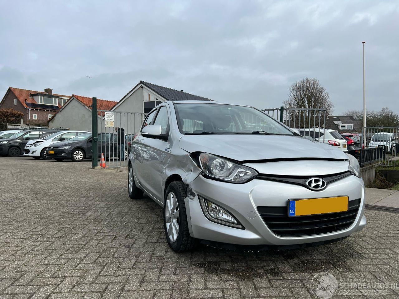 Hyundai i20 - I-20 1.2i i-Deal - 49.017KM!! - AutoWereld.nl