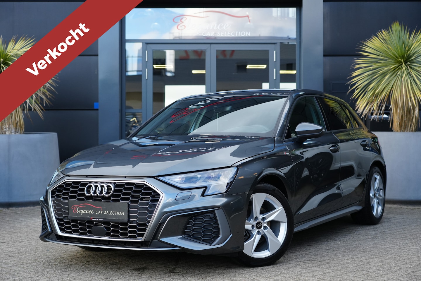 Audi A3 Sportback - 30 TFSI S-Line 111pk Winterpack/Cruise/Navigatie - AutoWereld.nl