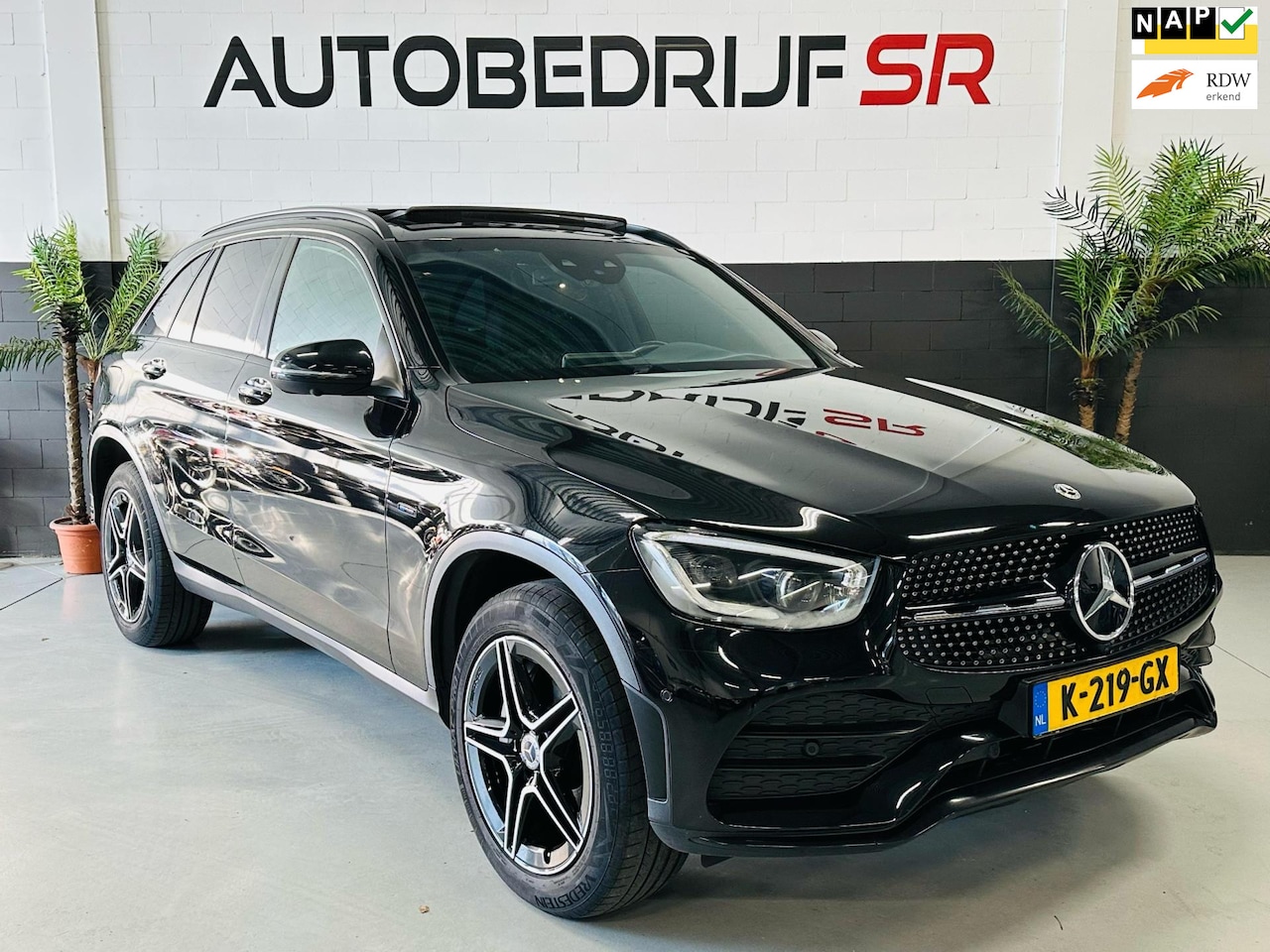 Mercedes-Benz GLC-klasse - 300e 4MATIC Business Solution AMG Panoramadak! Org NL! Sfeerverlichting! Fabrieksgarantie - AutoWereld.nl