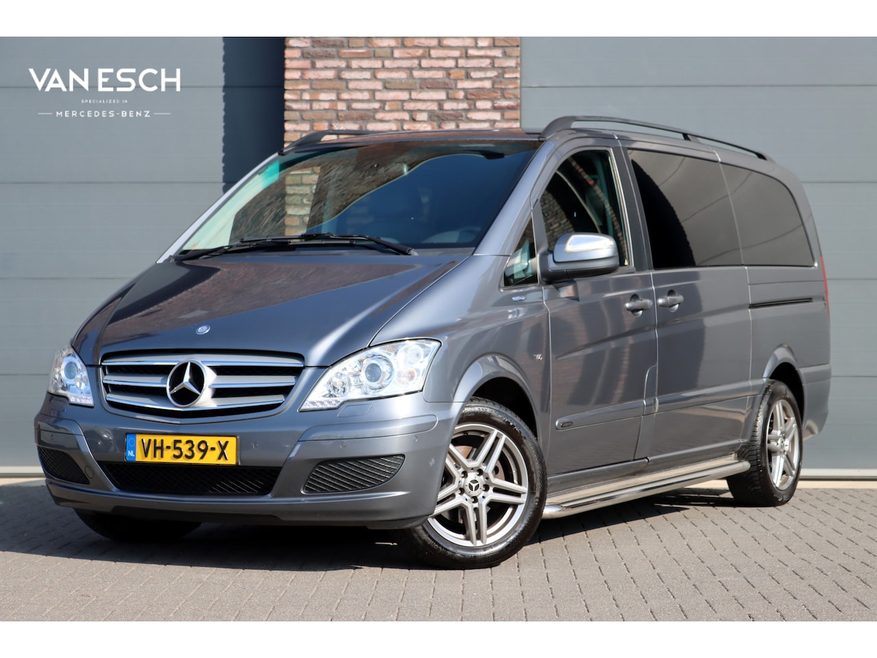 Mercedes-Benz Viano - 3.0 V6 CDI Ambiente Edition Lang Aut5 | Luchtvering | Trekhaak | Apple Carplay/Android Aut - AutoWereld.nl