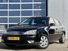 Ford Mondeo - 1.8 16v Futura 126pk | Aux | Bekerhouder | Climate control | Cruise Control | Navigatie |