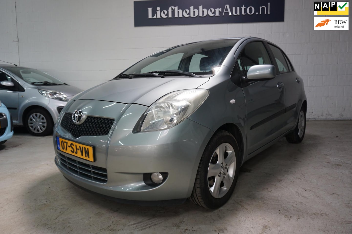 Toyota Yaris - 1.3 VVTi Luna MMT/ Automaat / 1e Eigenaar / - AutoWereld.nl