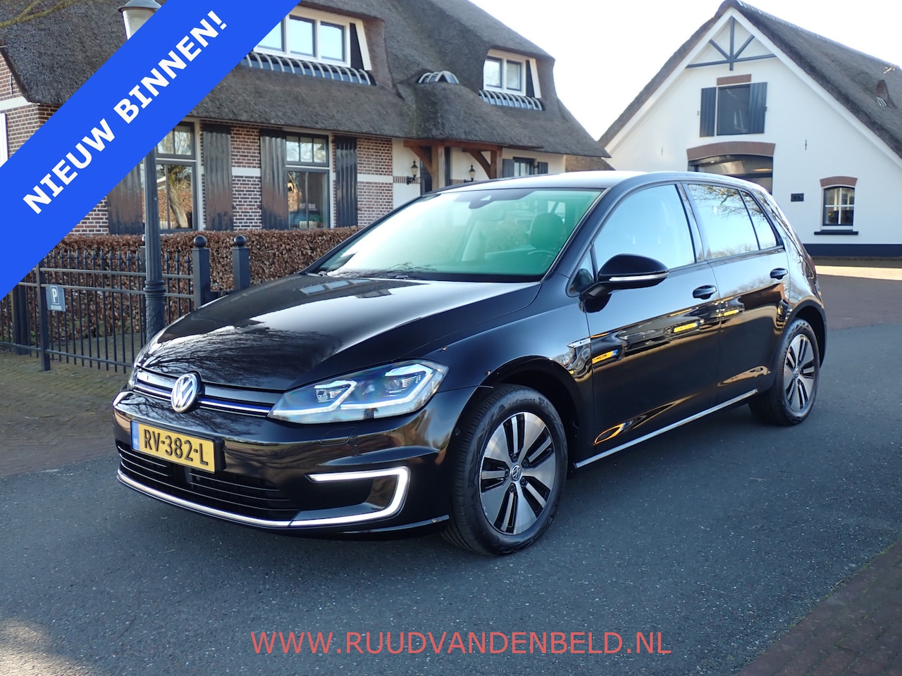 Volkswagen e-Golf - 35,8KWH 89%SOH KEYLESS/VIRTUAL/CAMERA/WARMTEPOMP - AutoWereld.nl