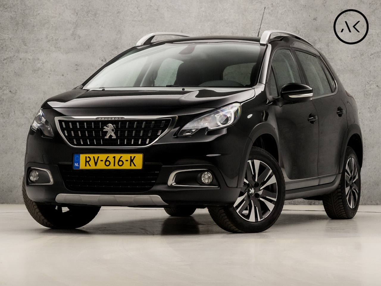 Peugeot 2008 - 1.2 PureTech Deluxe Vol Automaat (PANORAMADAK, APPLE CARPLAY, NAVIGATIE, CAMERA, LEDER, ST - AutoWereld.nl